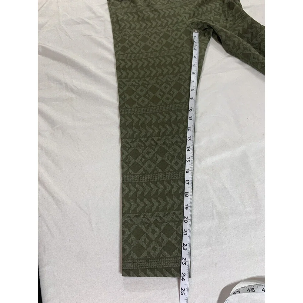 L.L. Bean Women's Leggings‎ Size Medium Performance Green Aztec 50+UPF